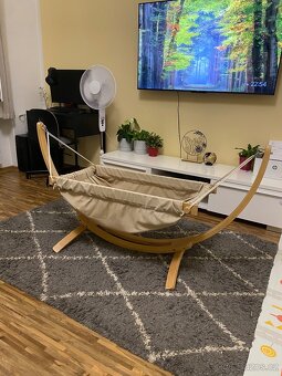 Dětská houpací síť/kolébka s dřevěnou konstrukcí - 4