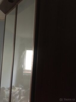 Rohová šatní skříň, IKEA Hopen. PC 10.000 Kč - 4