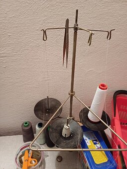 PRODÁM FUNKČNÍ ŠICÍ STROJ - 4