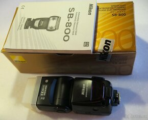 Nikon D300 s objektivy a příslušenstvím - 4