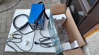 NOVÁ Svářecí stroj na plněný drát Flux SV120-F - 4