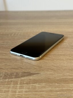 iPhone SE 2020 64 GB BÍLÝ, TOP - 4