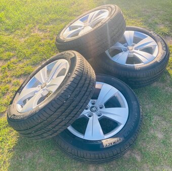 Originální sada Škoda Superb, 215/55 R17, Michelin - 4