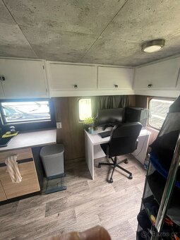 Zrekonstruovaný karavan HOBBY 10 m (5×2 m) - 4