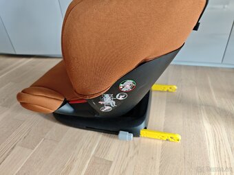 Maxi Cosi Rodifix Airprotect v hnědé barvě (dětská autosedač - 4