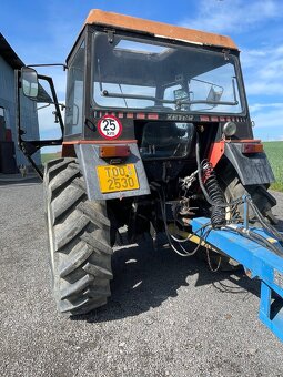 Zetor 6245 s postřikovačem AKP - 4