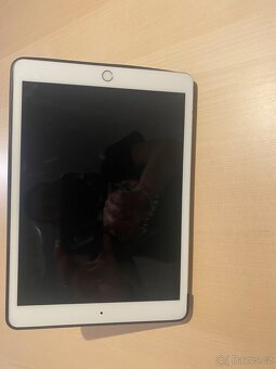 iPad 7. generace Wi-fi, 32GB top stav - 4