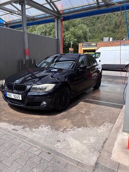 BMW E90 318 LCI - 4