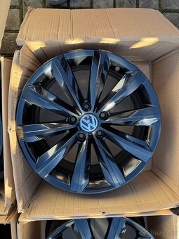 ORIGINÁL Alu Volkswagen Passat B7 R17, 5x112 - TOP - 4