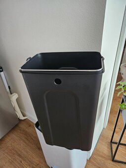 Nový bílý nerezový pedálový odpadkový koš - 4