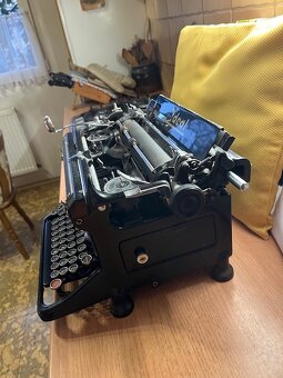 Prodám starý psací stroj Naumann IDEAL,plně funkční - 4