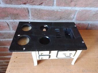 Starožitný sporáček pro panenky - 4