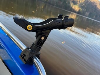 Použitá rybářská loď RiverFox 470 + motor + vlek - 4