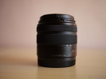 Panasonic Lumix 14-42mm f/3.5-5.6... - 4