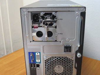 prodám server HP Hewlett-Packard - 4