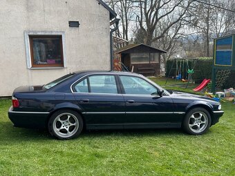 BMW 750i e38 - 4