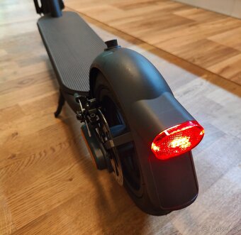Xiaomi Scooter 4 EU zánovní elektrokoloběžka, až 30 km/h - 4