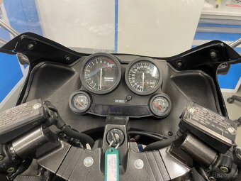 Kawasaki ZX10 - 4
