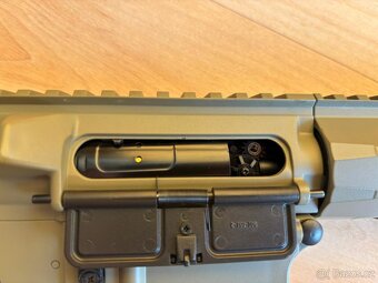 Airsoftová zbraň M4 - 4