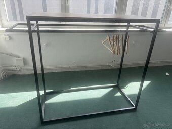 Regály, věšáky na oblečení - 4