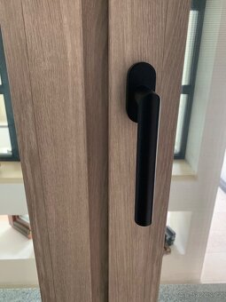 PVC okno inter.dekor dřeva ext.antracit - 4