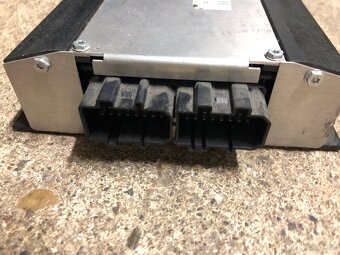 Vw T5 2.5 TDi hadice sání,větrák topení,zesilovač - 4