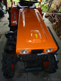 Malotraktor Kubota B 7000 4WD a příslušenství - 4