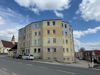 PRONÁJEM BYTU 1+KK, NÁMĚSTÍ ŠIMONA LOMNICKÉHO, ŠEVĚTÍN - 4