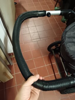 Zachovalý kočárek - 4