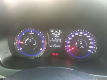 Prodám Hyundai i40 combi - 1,7 CRDi, 104 kW - 4