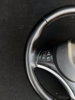 BMW E90/E91/E92/E93 E81/E82/E87/E88 sportovní volant - 4