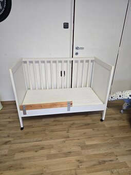 Rostoucí dětská postýlka IKEA SUNDVIK - 4