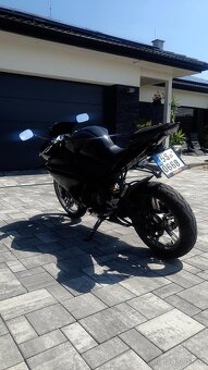 Yamaha YZF-R125 - 4