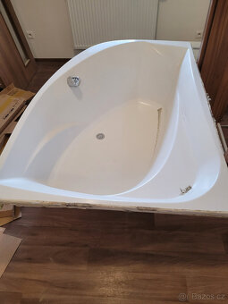 Akrylátová rohová vana - 4