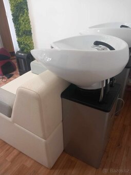 Kadeřnický mycí box - 4
