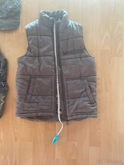 Vesta hnědá a maskáčová vel. 152 - 4