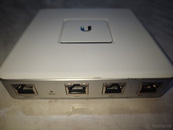 Ubiquiti Unifi security gateway USG - 4