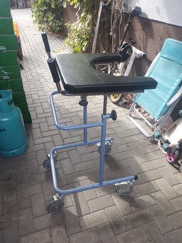 Chodítko 2x a ostatní - vysoké již není - 4