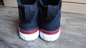 Atraktivní velmi lehké CONVERSE v.41 - top stav - 4