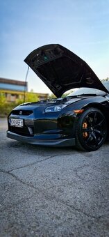 Nissan GTR - 4