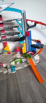 Hot Wheels Ultimátní mega garáž žralok - 4