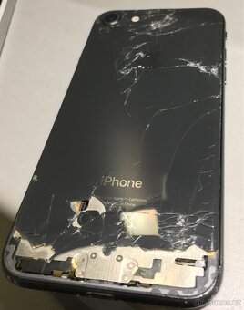 Apple iPhone 8 64Gb Space Gray - k opravě či na ND - 4