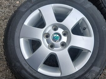 Prodám sadu Orig ALU kol Škoda 195/65R15 zimní - 4