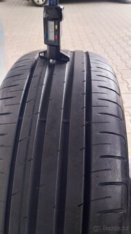 Prodám 2 x letní pneu Goodyear 205/55/17 - 4