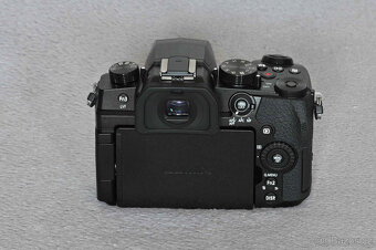 Prodám PANASONIC LUMIX DMC-G90+OBJEKTIV LUMIX G VARIO - 4