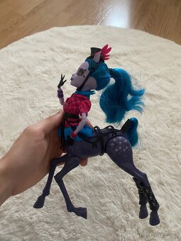 Monster High Avea Trotter Panenka - 4