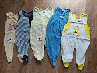 Mix oblečení, kojeneckých potřeb 0 - 12 m./0-86 - 4