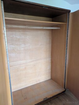 Daruji skříně za odvoz - 4