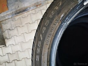 Letní sada pneu 225/45 R17 Pirelli Powergy - 4