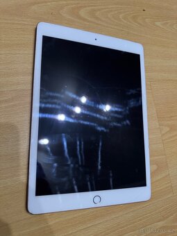 Apple iPad 8 128GB WiFi + Cellular Zlatý (2020) - 4